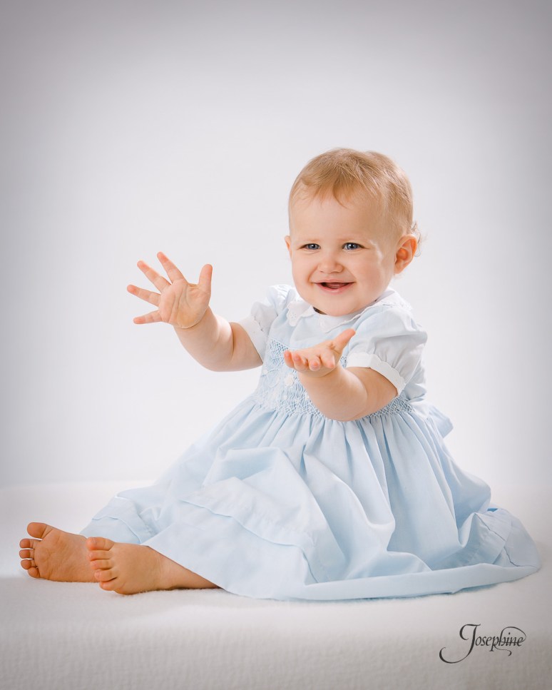 -1-Saint-Louis-Baby-Portrait-Photographer-Studio-