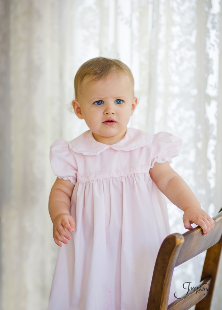 -4-Saint-Louis-Baby-Portrait-Photographer-Studio-