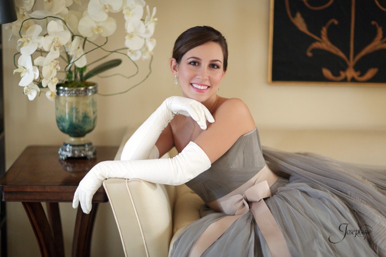 -Saint-Louis-Elegant-Debutant-Portrait-Photographer-Veiled-Prophet-02-